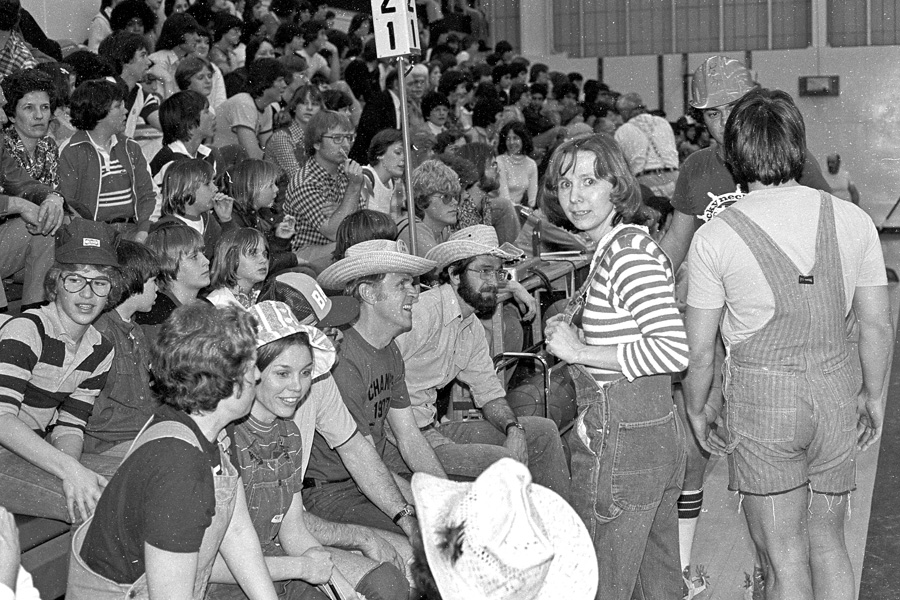 1977-1978-DonkeyBasketball-02.jpg