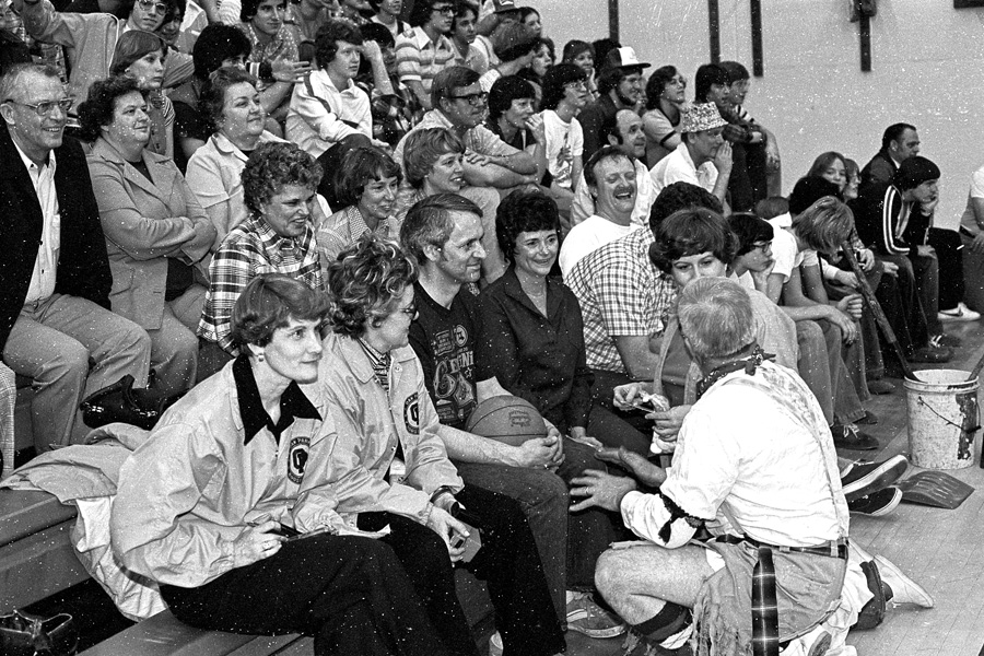 1977-1978-DonkeyBasketball-04.jpg