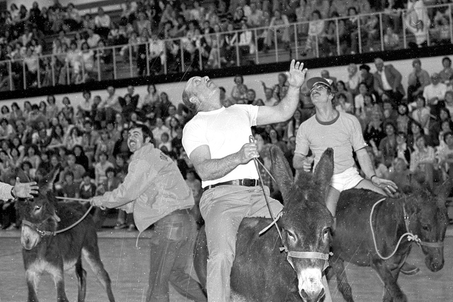 1977-1978-DonkeyBasketball-13.jpg