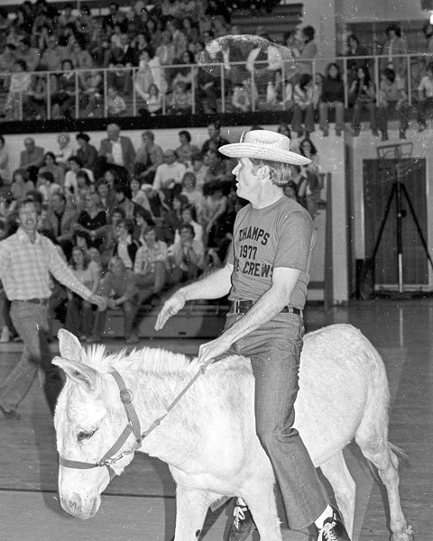1977-1978-DonkeyBasketball-15.jpg