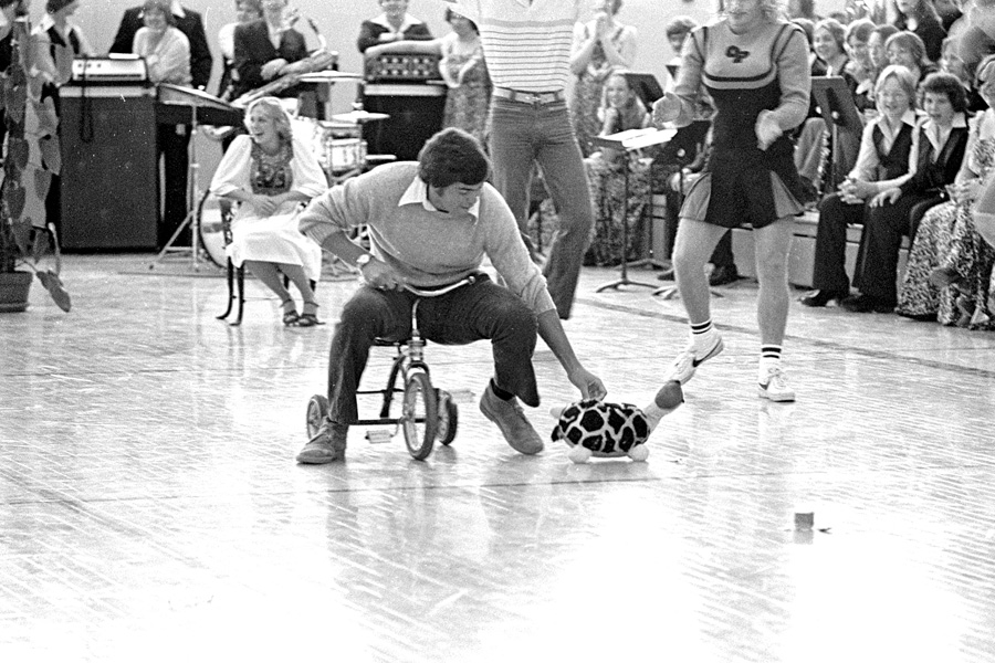 1977-1978-HomecomingAssembly-08.jpg
