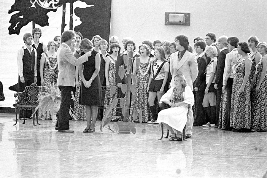 1977-1978-HomecomingAssembly-09.jpg
