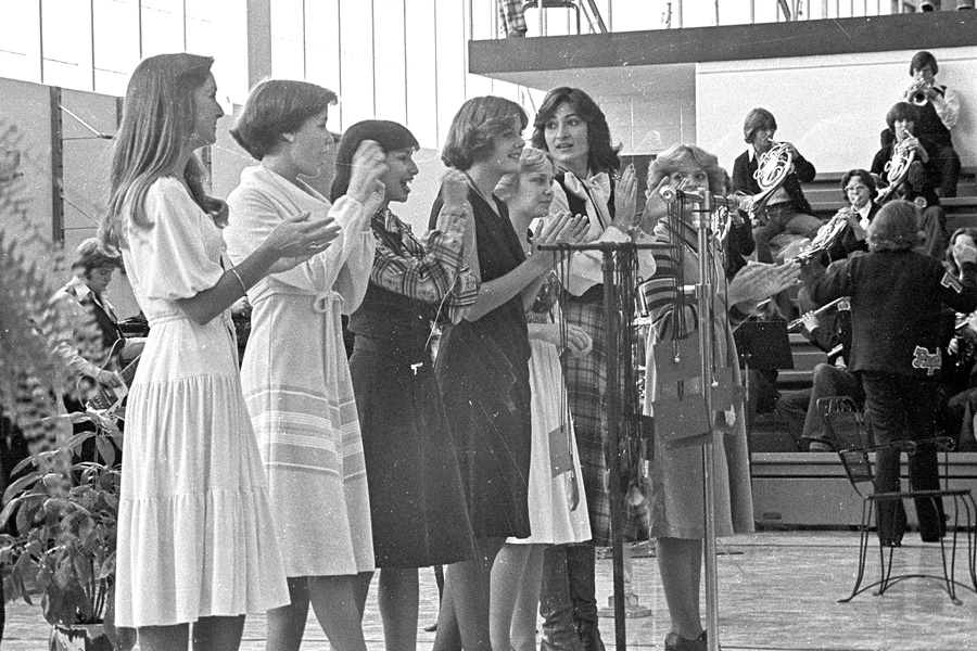 1977-1978-HomecomingAssembly-13.jpg