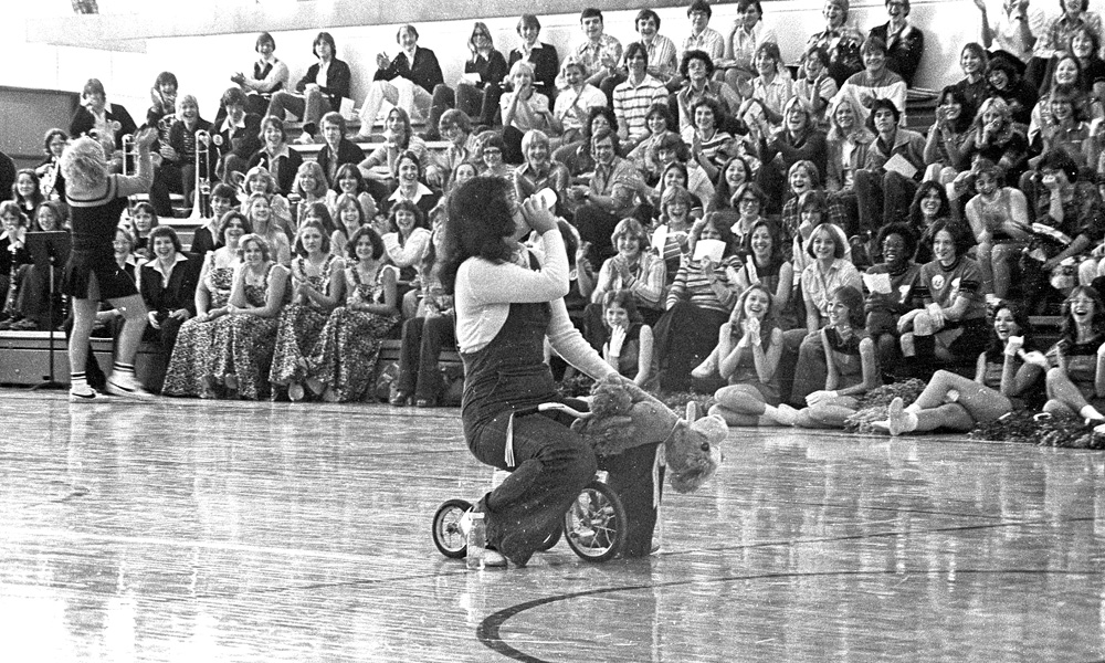 1977-1978-HomecomingAssembly-22.jpg