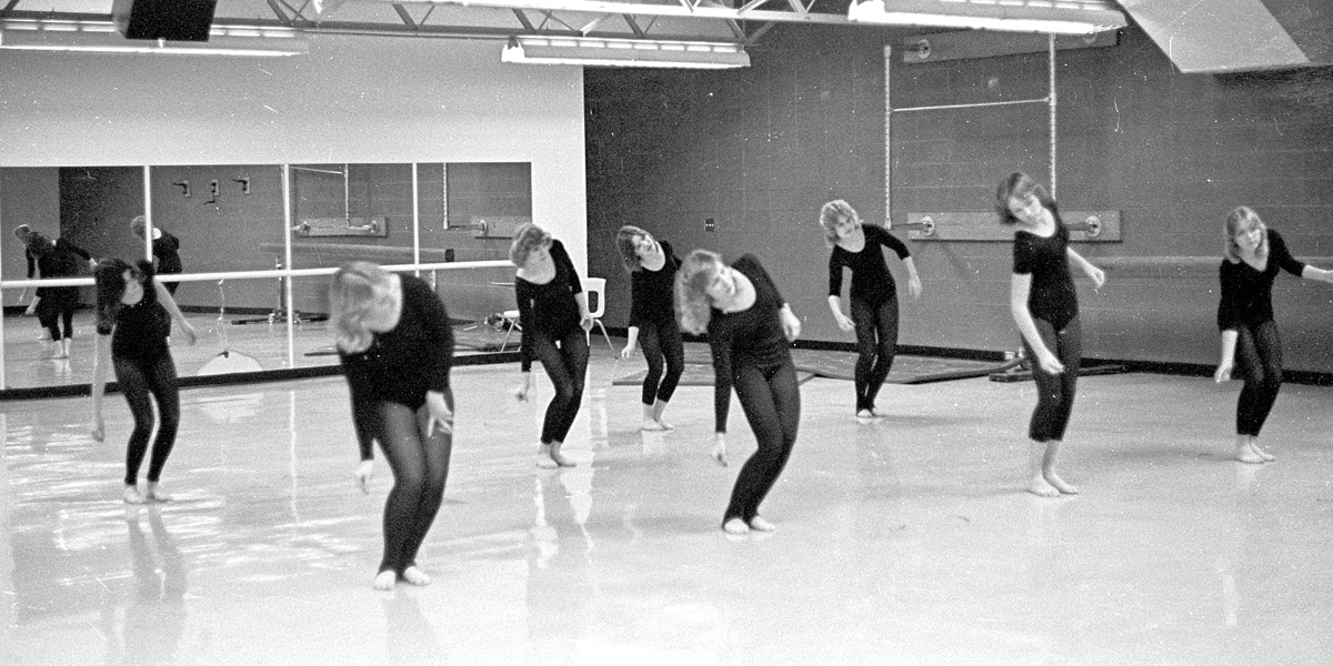 1977-1978-ModernDance-02.jpg