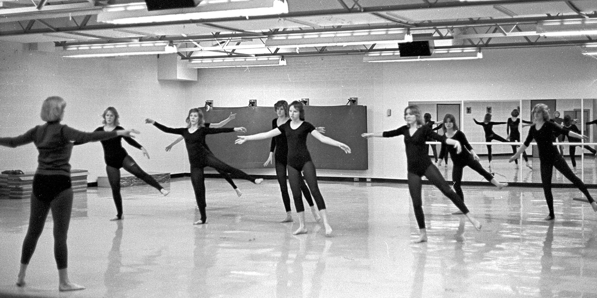 1977-1978-ModernDance-03.jpg