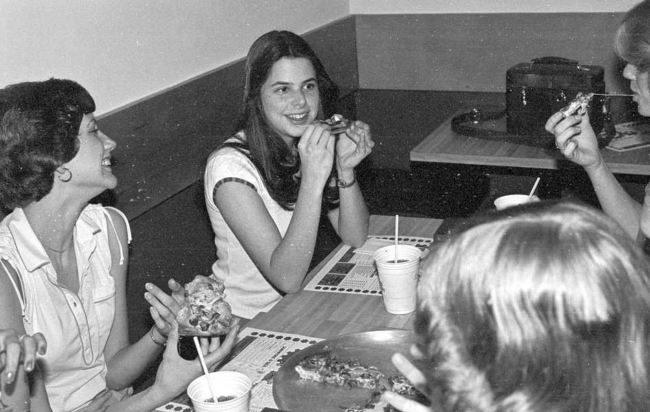 1977-1978-PizzaFactory-07.jpg