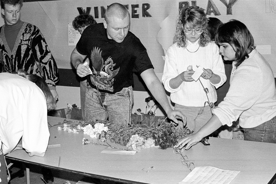 1987-1988-AFS-Carnations-02.jpg