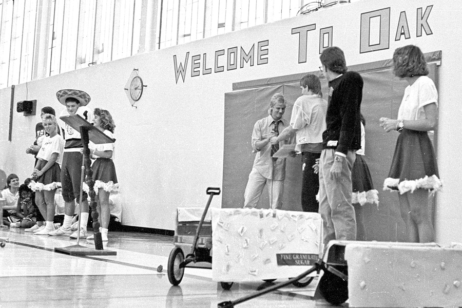 1987-1988-ChristmasAssembly-05.jpg