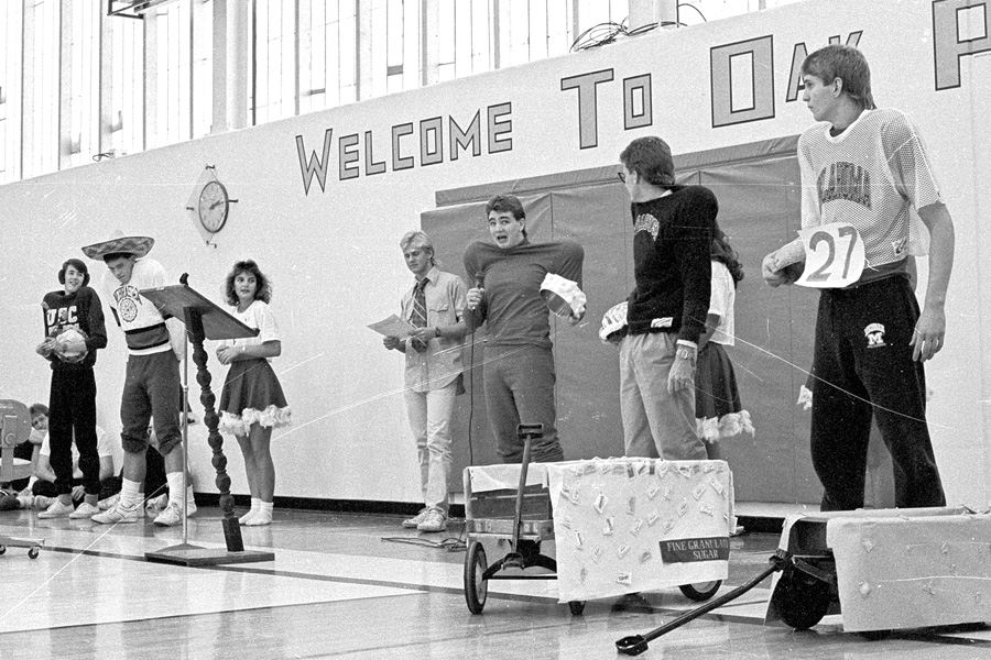 1987-1988-ChristmasAssembly-08.jpg